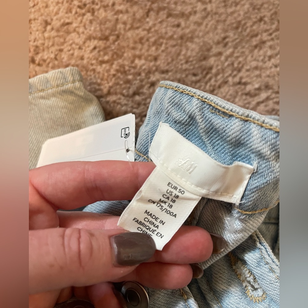 H&M Jeans - Picture 2 of 2